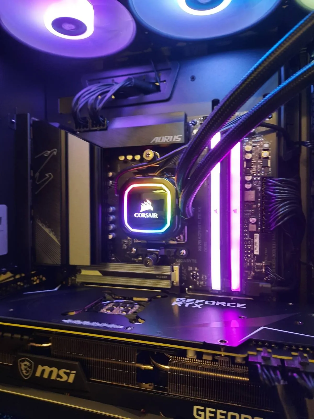 Gaming-PC mit Corsair-Wasserkühlung