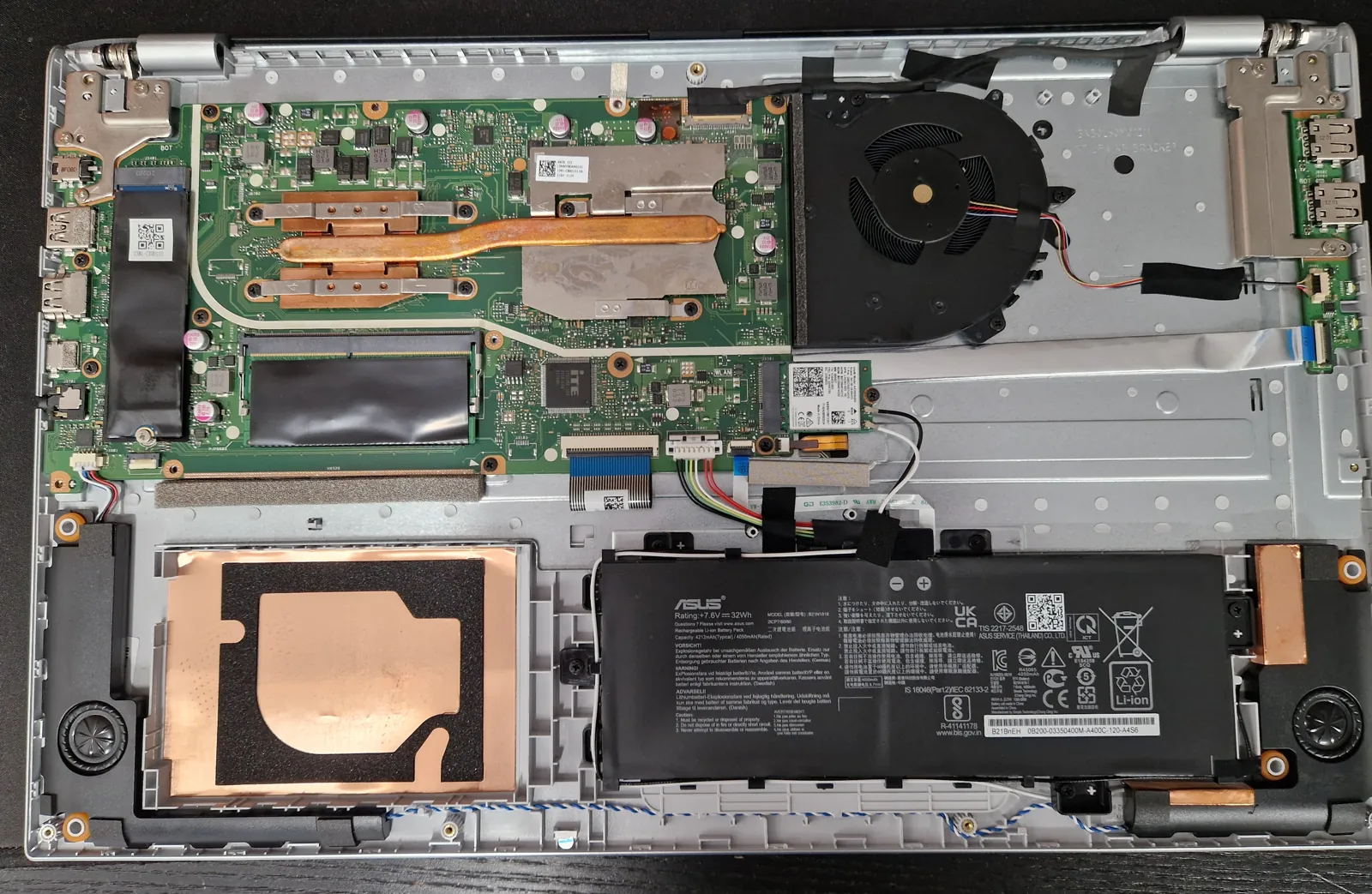 Laptop geöffnet beim Akku-Tausch – Reparatur in unserer Werkstatt
